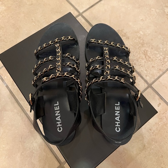 Chanel Chain Flat Sandals - Picture 3 of 11